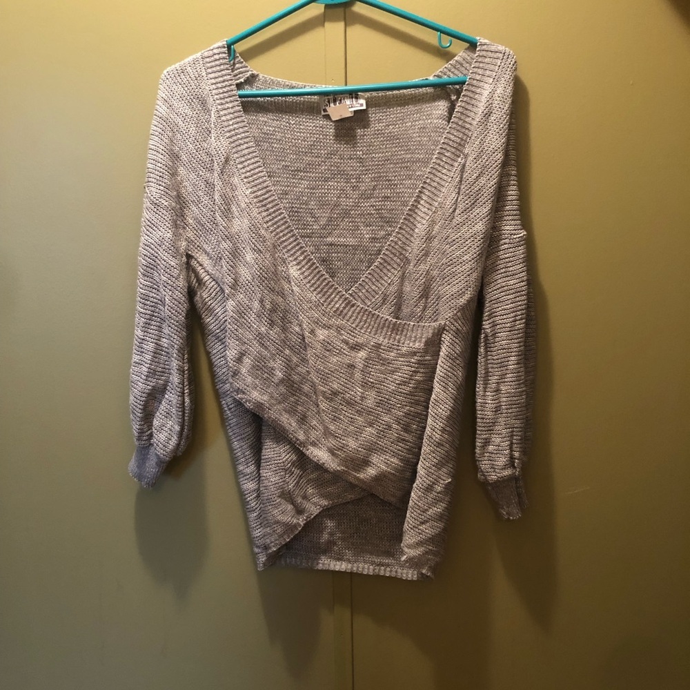 Light Gray V-Neck Women's Sweater - Cozy Knit Pullover